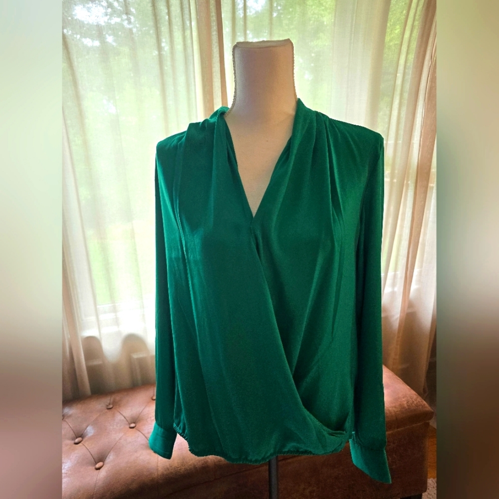 NWT, Banana Republic, pleated neck blouse, green, size M